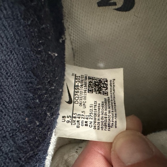 Nike Air Force 1 '07 LV8 Men's Size 9.5 - Picture 10 of 10